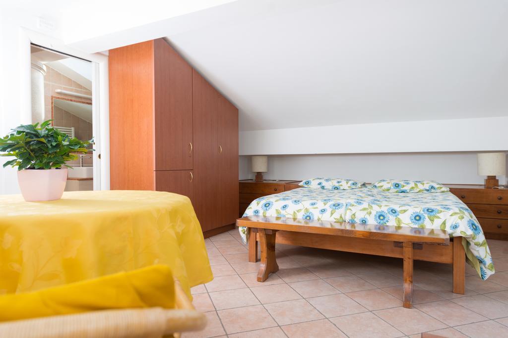 La Toresela Apartment มัลเชซิเน ภายนอก รูปภาพ