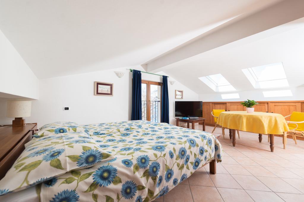 La Toresela Apartment มัลเชซิเน ภายนอก รูปภาพ
